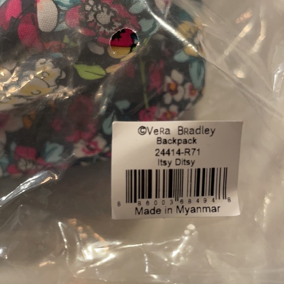 FREE LANYARD Vera Bradley Factory Style Backpack
in Signature Cotton Itsy Ditsy - Picture 6 of 9